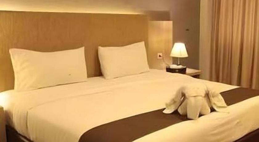 Asoka Luxury Hotel Bandar Lampung Exterior photo