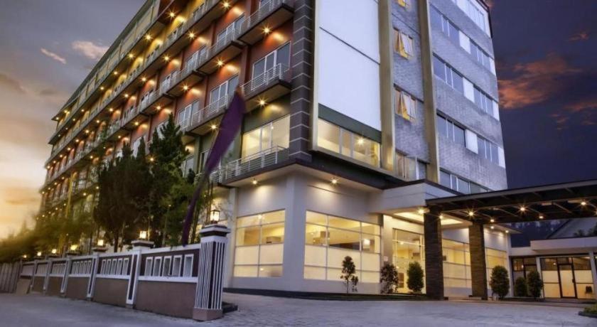 Asoka Luxury Hotel Bandar Lampung Exterior photo