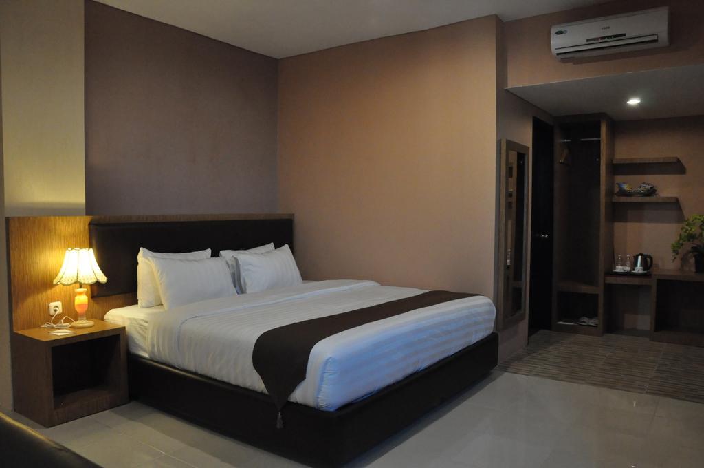 Asoka Luxury Hotel Bandar Lampung Exterior photo
