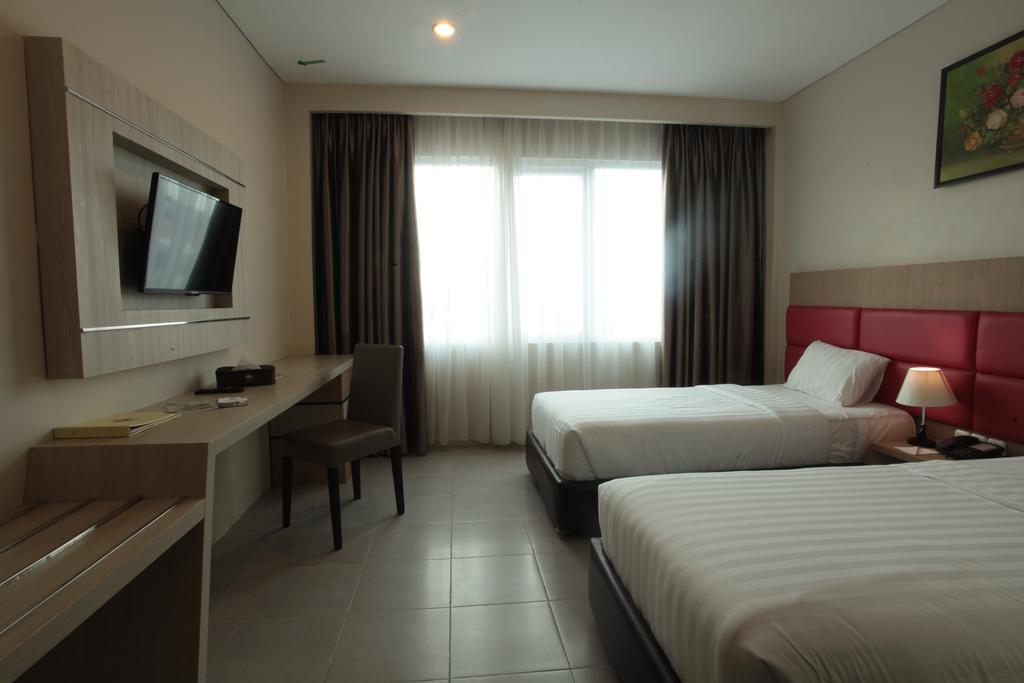 Asoka Luxury Hotel Bandar Lampung Exterior photo