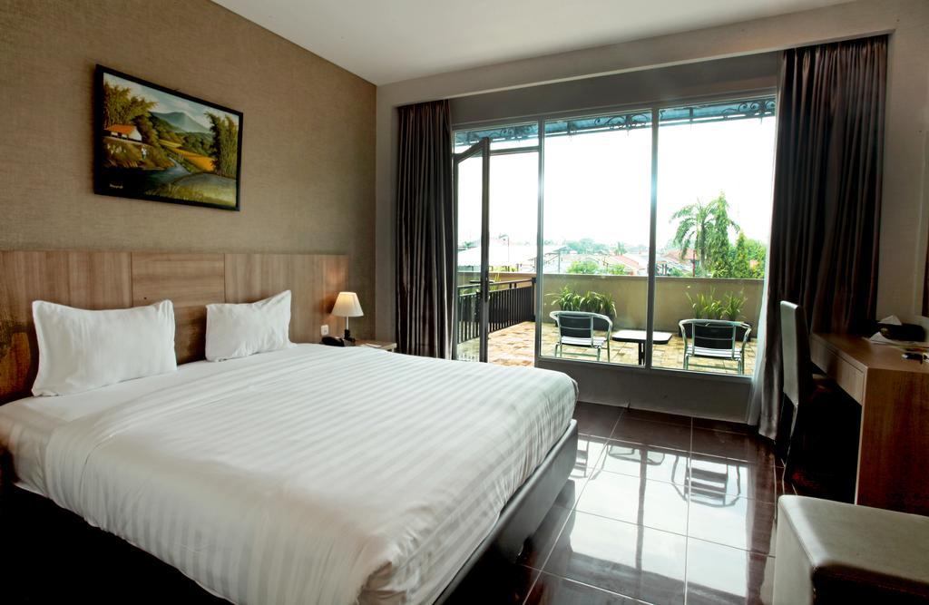 Asoka Luxury Hotel Bandar Lampung Exterior photo