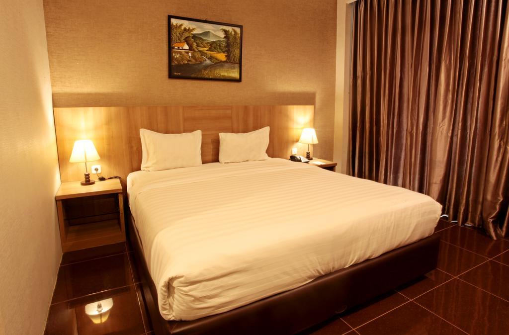 Asoka Luxury Hotel Bandar Lampung Exterior photo