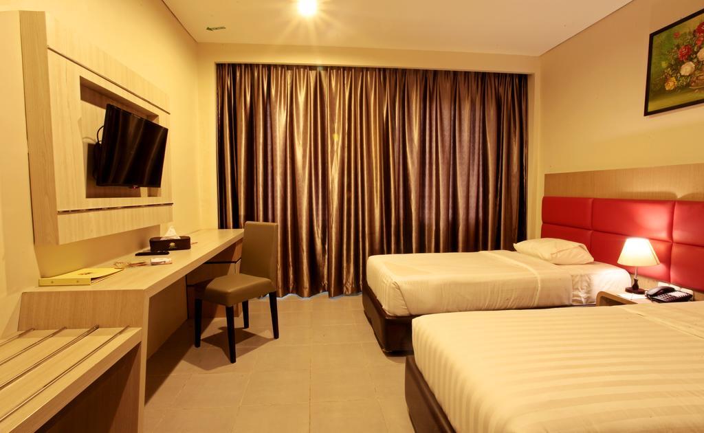 Asoka Luxury Hotel Bandar Lampung Exterior photo