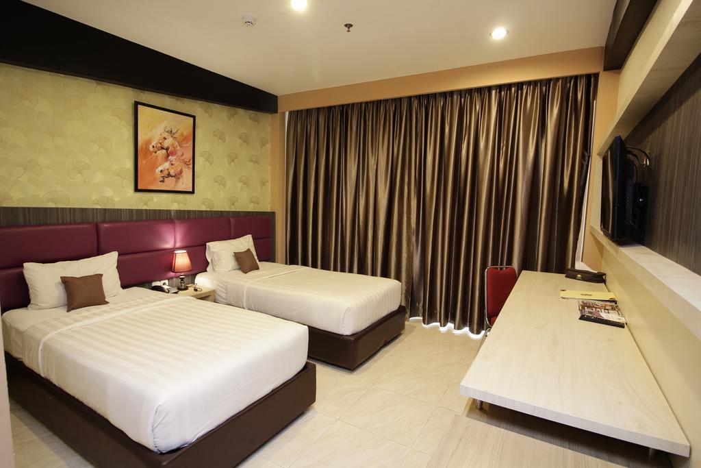 Asoka Luxury Hotel Bandar Lampung Exterior photo