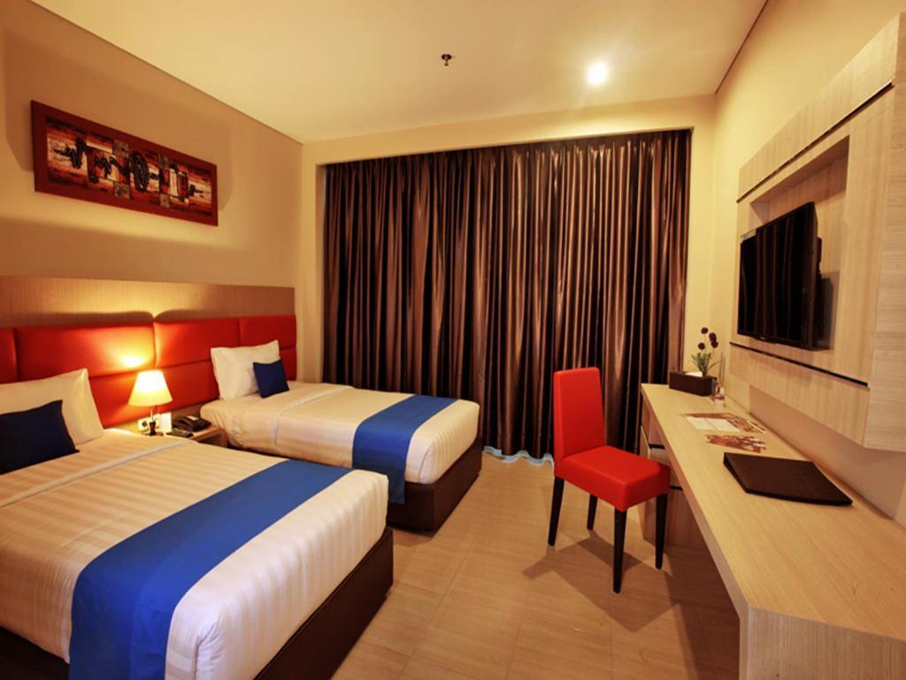 Asoka Luxury Hotel Bandar Lampung Exterior photo