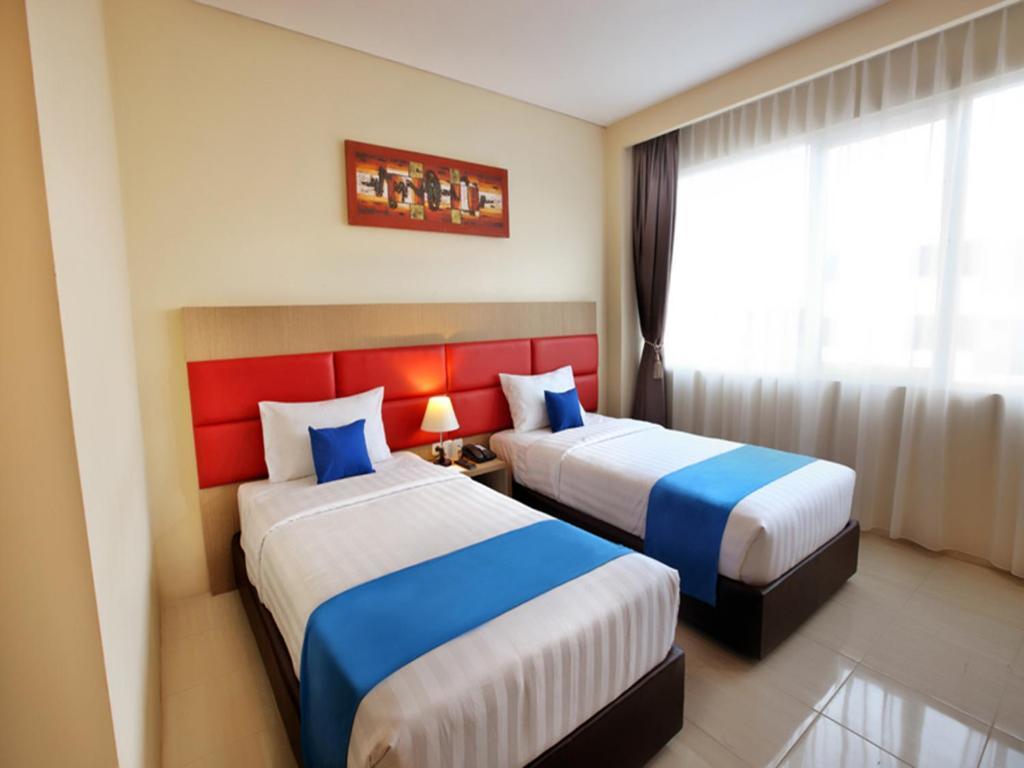 Asoka Luxury Hotel Bandar Lampung Exterior photo