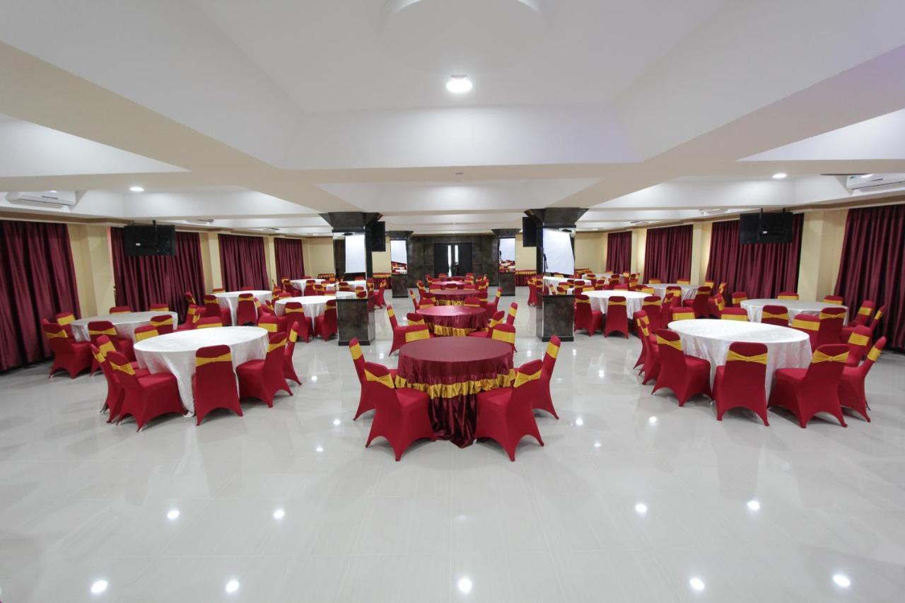 Asoka Luxury Hotel Bandar Lampung Exterior photo